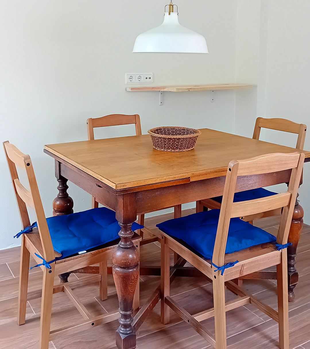 Faial Cottage (Azores) Kitchen Seat